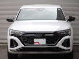 エレガントでスポーティなクーペスタイルSUVアウディ「Q8スポーツバック e-トロン」総容量114kWhのより大きなバッテリーを搭載した「55e-トロンクワトロ Sライン」