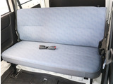 お車選びをお楽しみ頂けるよう、在庫車の展示スペースを十分に確保しております。