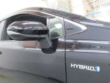 ドアミラーは電動格納機能もあります。駐車する際にこの機能があると大変便利ですね。