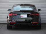 スタイリッシュ4ドアクーペと銘打った5ドアセダンモデルの2世代目となった「A5 スポーツバック(SPORTBACK)」。「美しさとスポーティな走りと実用性の融合」という初代の持ち味にさらに磨きがかかっております。