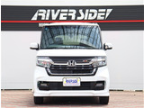 【車屋】として、長く車業界に従事した経験豊富なスタッフが在籍しております。