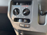 ★中古車なので、傷や凹みは多少はございます。小さな傷から大きな傷までさまざまです。大きな傷凹みは鈑金塗装修理後にお渡しを致しております。自社鈑金工場完備ですので、スピーディーな対応が可能です!