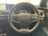UX 250h バージョンL 4WD 本革シート