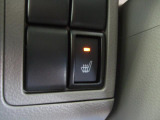 運転席には冬場の寒い季節に嬉しいシートヒーターを装備。