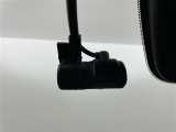 【ドライブレコーダー】映像・音声などの運転中の記録を残します。事故などを起こした起こされた時の証拠になりえますので、もしも時でも安心ですね。