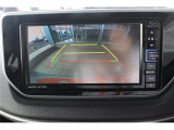 バックモニター付ですので、車庫入れも駐車もラクラクです。