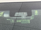 【三菱e-Assist】走行中に前方の車両等を認識し、衝突しそうな時は警報とブレーキで衝突回避と被害軽減をアシスト。より安全にドライブをお楽しみいただけます。