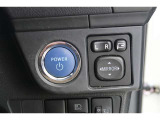 【電動格納ドアミラー】運転席からボタンでドアミラーの角度調整や格納が可能です。