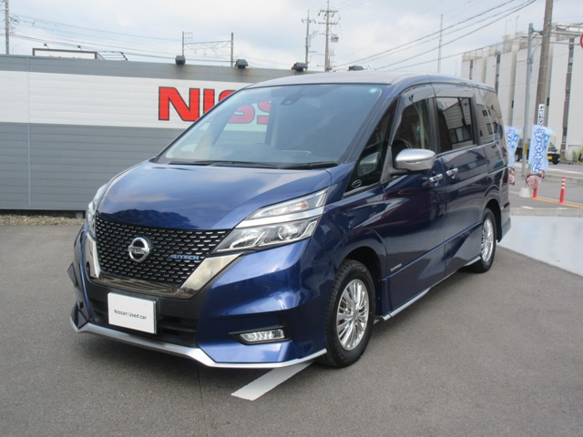 セレナ 2.0 AUTECH セーフティパッケージ 4WD 