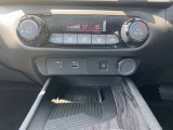 フルオートエアコン 温度設定をすれば自宅のエアコンのように車内の温度をコントロール