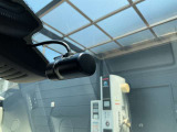 ドライブレコーダーは、車の運転中に前方の映像を記録する装置です。万が一の事故の際に、状況を記録して証拠として利用することができます。
