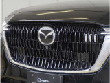 【フロントレーダーセンサー】フロントレーダーセンサーから送信される電波が前方車や障害物に反射し、もどってきた電波を検知することで制御しています。