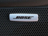 【BOSEサウンドシステム】高性能スピーカーで広がりのある、包み込むような音を体感してください。
