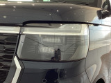 LEDヘッドライトは、点灯の瞬間から最大光量を発揮し、突然暗くなるトンネルなどでの安定感を高めます。