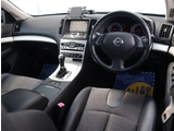 当店では中古車でも残価設定型ローンで乗れます。また当店ではご購入のお車(ガソリン国産車)全て次回お乗り換えまでオイル交換無料となります。