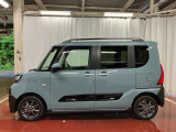 【スマートアシスト搭載車】 衝突回避支援ブレーキ機能(対車両・歩行者)、衝突警報機能(対車両・対歩行者)、誤発信抑制制御機能などの機能で安全な運転をサポートします