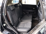 お車選びをお楽しみ頂けるよう、在庫車の展示スペースを十分に確保しております。