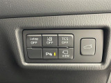 【 パワーバックドア 】荷物を抱えた状態でもスイッチ操作によるリアゲートの開閉が可能です☆お買い物時やアウトドアの際に役立ちますね♪