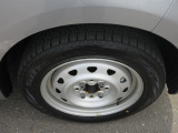 右前タイヤ(スタッドレスタイヤ)