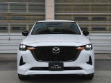 魂動デザインの最新進化形がCX-60に凝縮されています。「Noble Toughness」をコンセプトに、生命感あふれる美しさとSUVらしい力強さを両立。どこへ行っても視線を惹きつける、洗練された存在感が魅力です。