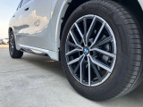 BMW純正アルミホイールです。納車時にはアルミホイールコーティングも承っております!是非ご検討下さいませ。
