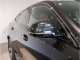 【BMWミラー】視認性の高いスタイリッシュなミラー。自動防眩機能も付いており夜間のドライビングをサポートします。