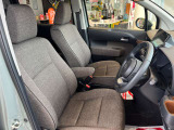 運転者にとっては日々使用することとなる運転席です。運転席が快適だと運転に集中することができますね。