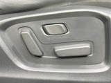 【パワーシート】スイッチ一つで簡単にシートの微調整が可能!電動だから力もいりません!自分に最適なシートポジションにセットして、快適なドライブをお楽しみください。
