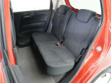 家族やご友人とBBQに行くとき、楽しさは道中の車内から始まっています!このベンチシートに座って、みんなで和気あいあい盛り上がりましょう!