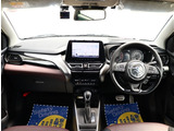 お車選びをお楽しみ頂けるよう、在庫車の展示スペースを十分に確保しております。