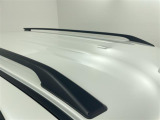 【ルーフレール】メーカーオプションのルーフレールが付いてます。ルーフボックスを取り付ければ荷物をさらに載せられます!SUVらしさ全開でかっこいいですね!!