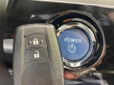 【キーレス】少し離れた場所からでもボタン一つでドアの開錠・施錠ができるのでとっても便利!ドアの鍵穴周りに傷をつけることもありません♪