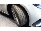 メルセデスの認定中古車「サーティファイドカー」には、最大100項目にも及ぶ点検・整備項目が設定されています。