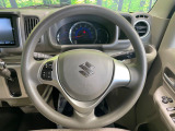 インテリアに合わせたデザインのステアリングは、運転される方のことも考え、運転しやすい形状、大きさです。是非一度、実際に触ってお確かめください。