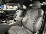 長時間の運転でも疲れにくく、オーナー様の事だけを考えて作成したBMWならではのとっておきのシートです。