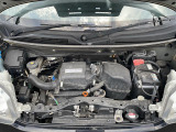 エンジンルームの画像です。店舗にて現車の確認もいただけますので、お電話で在庫のご確認の上是非ご来店くださいませ!!!ワクワクするクルマ選びをご提案します!