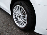 【アルミホイール】アルミホイール マルチスポークデザイン 8J×17+225/45 R17タイヤ