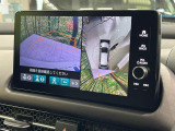 【マルチビューカメラシステム】専用のカメラにより、上から見下ろしたような視点で360度クルマの周囲を確認することができます☆死角部分も確認しやすく、狭い場所での切り返しや駐車もスムーズに行えます。
