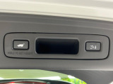 【パワーバックドア】スマートキーや運転席のボタンを押すだけでリアゲートが自動で開閉します!荷物を持っている時や、高い位置にあるバックドアを閉める際に便利な機能です♪
