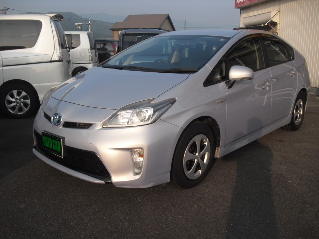 トヨタ プリウス 