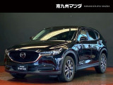 中古車専門再生工場にて熟練専任スタッフが丁寧に清掃、仕上げを実施しております。また、お客様に安心してご検討いただける様、公取協が定める基準に基づき車両検査を実施し、車両状態評価証を発行しております。