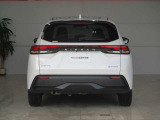 e-POWERとは、エンジンで発電してモーターで走るシステムです。そのため、燃費が良く、走り出しもなめらかです。走行モードの自動制御によって、ブレーキを踏む回数も減るなどのメリットも♪