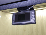事故時の証拠となるだけでなく、危険運転の抑止力や、ヒヤリハットの記録による安全意識向上など、安全運転をサポートする機能をアピール。?