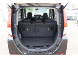 荷室スペースも充分、荷物の収納も楽々です。