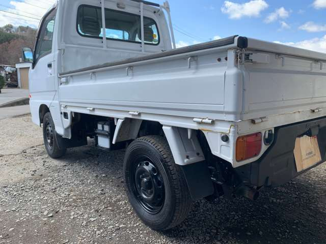 サンバートラック低走行4WD5速車検長いエアコンパワステ付き