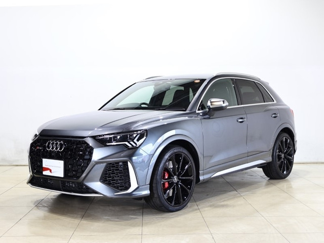 RS Q3  ベースグレード