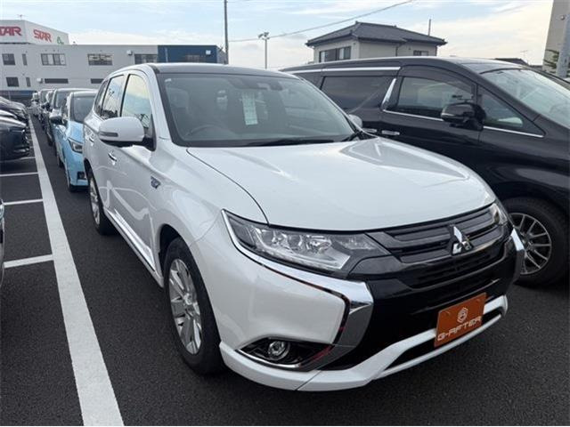 アウトランダーPHEV 2.0 S エディション 4WD ナビ全周囲カメラ電動Rゲート革シートLED
