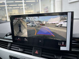 ●サラウンドビューカメラ『車両の4つのカメラから得た映像を合成し、上空から眺めているような映像をモニターに映し出します。車両周辺の歩行者や障害物などの発見に役立ちます。』