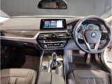 ☆センターパネルを運転席側に僅かに傾けたBMW独特のインパネ☆【駆け抜ける歓び】はここからもスタートしております☆