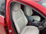 疲労を軽減するシートでどこまでも運転したくなる造りとなっています!